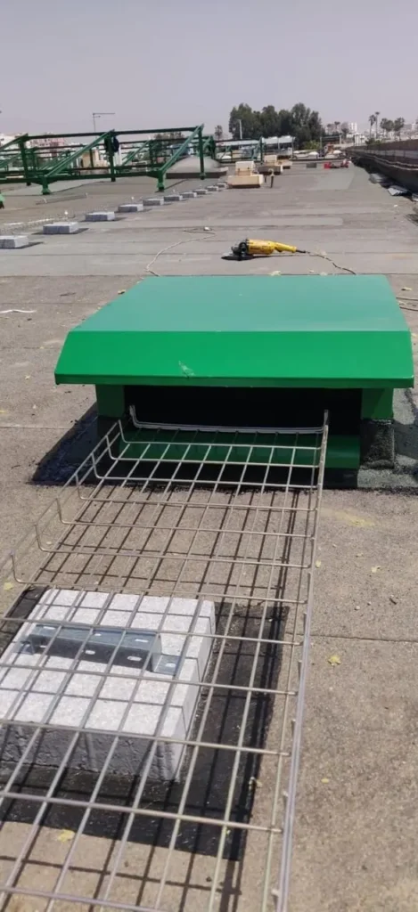 Capot métallique fabriqué par SMACU